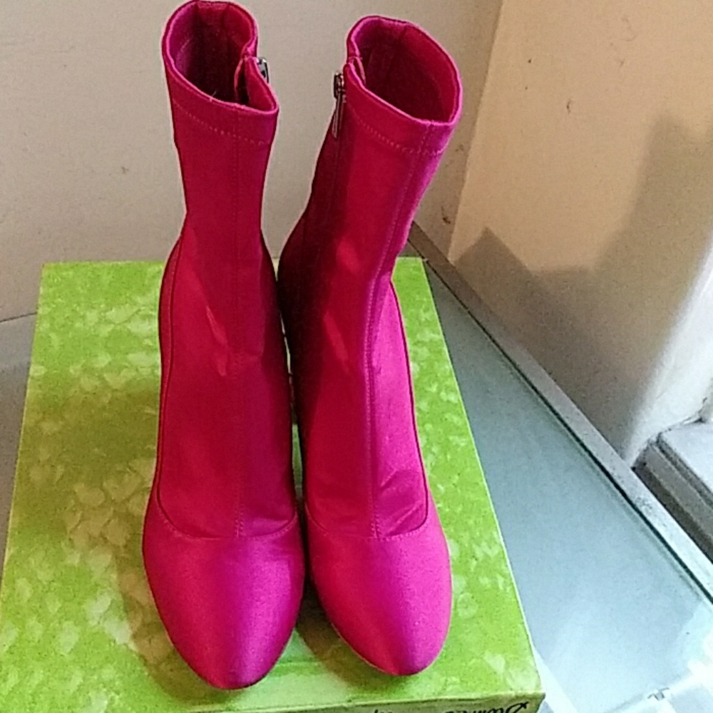 Fushia Satin booties